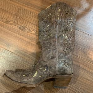 Corral women’s genuine leather cowboy boots